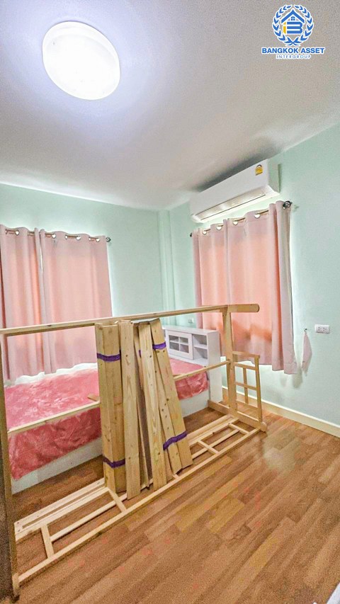 *****บ้านเดี่ยวมือสองนนทบุรี หมู่บ้าน บ้านฟ้ากรีนเนอรี่ ปากเกร็ด-ราชพฤกษ์ เนื้อที่กว้างขวางถึง 90.7 ตร.ว. ฟังก์ชัน 4 ห้องนอน 4 ห้องน้ำ 4 ที่จอดรถ บ้านสวย น่าอยู่สุดๆ บนทำเลแห่งการเดินทาง เชื่อมต่อ ถนนบางกรวย-กรุงเทพ, ถนนชัยพฤกษ์, ถนนราชพฤกษ์ จองเลย!