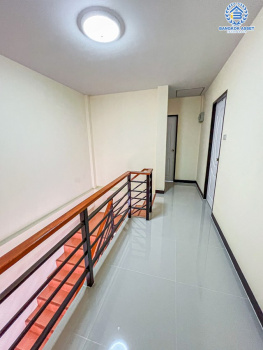 *****ทาวน์เฮ้าส์มือสองนนทบุรี โครงการ พระปิ่น3 กาญจนาภิเษก เนื้อที่กว้าง 22.5 ตร.ว. ฟังก์ชัน 3 ห้องนอน 3 ห้องน้ำ 2 ที่จอดรถ บ้านใหม่มาก ไม่ค่อยได้อยู่ บนทำเลใกล้ห้างเซ็นทรัลเวสต์เกต เชื่อมต่อ ถนนกาญจนาภิเษก, ถนนรัตนาธิเบศร์ ใกล้รถไฟฟ้าสายสีม่วง "สถานีตลาดบางใหญ่"