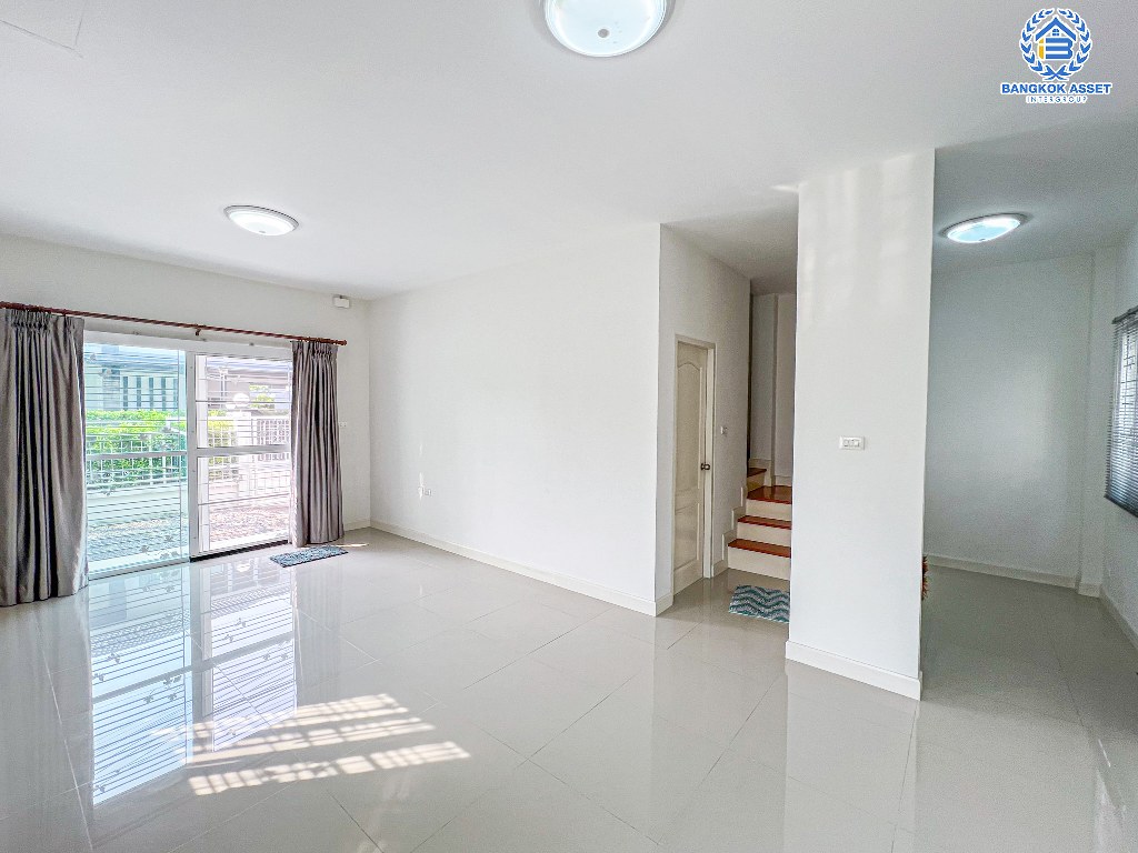 *****บ้านแฝดมือสอง โครงการ แลนซีโอ คริป ปิ่นเกล้า-วงแหวน หลังมุม เนื้อที่ 35 ตร.ว. ฟังก์ชัน 3 ห้องนอน 2 ห้องน้ำ บ้านสวยพร้อมอยู่ โครงการบนทำเลดี เชื่อมต่อถนนกาญจนาภิเษก ถนนศาลายา ถนนนครอินทร์ ใกล้รถไฟฟ้าสายสีม่วง "สถานีสามแยกบางใหญ่"