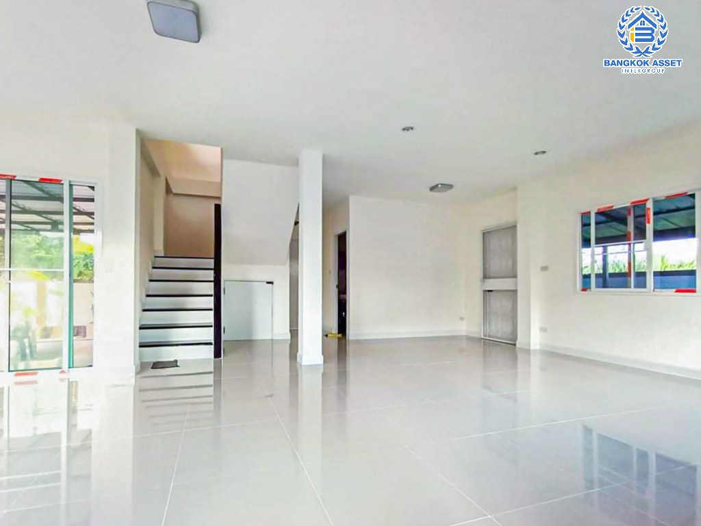 *****บ้านเดี่ยวมือสอง โครงการ ทรัพย์กานดา ติวานนท์-ปทุมธานี หลังมุม เนื้อที่ 58 ตร.ว. ฟังก์ชัน 3 ห้องนอน 2 ห้องน้ำ 2 ที่จอดรถ บ้านบรรยากาศเป็นส่วนตัวข้างบ้านไม่ติดใคร พื้นที่ใช้สอยกว้าง โครงการบนทำเลเดินทางสะดวก เชื่อมต่อถนนวิภาวดี-รังสิต ถนนแจ้งวัฒนะ ถนนกรุงเทพฯ-ปทุมธานี