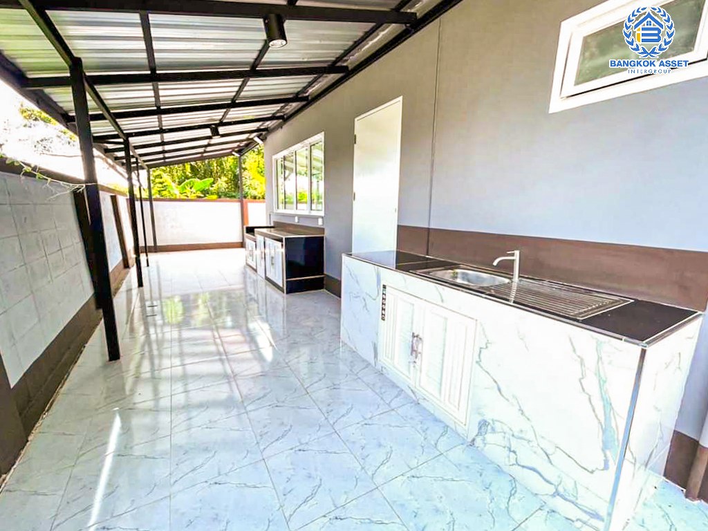 *****บ้านเดี่ยวมือสอง โครงการ ทรัพย์กานดา ติวานนท์-ปทุมธานี หลังมุม เนื้อที่ 58 ตร.ว. ฟังก์ชัน 3 ห้องนอน 2 ห้องน้ำ 2 ที่จอดรถ บ้านบรรยากาศเป็นส่วนตัวข้างบ้านไม่ติดใคร พื้นที่ใช้สอยกว้าง โครงการบนทำเลเดินทางสะดวก เชื่อมต่อถนนวิภาวดี-รังสิต ถนนแจ้งวัฒนะ ถนนกรุงเทพฯ-ปทุมธานี