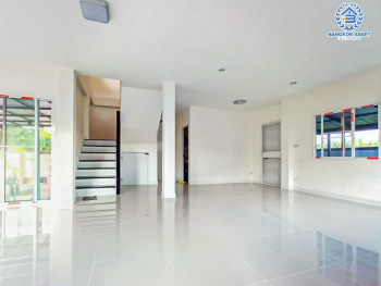 *****บ้านเดี่ยวมือสอง โครงการ ทรัพย์กานดา ติวานนท์-ปทุมธานี หลังมุม เนื้อที่ 58 ตร.ว. ฟังก์ชัน 3 ห้องนอน 2 ห้องน้ำ 2 ที่จอดรถ บ้านบรรยากาศเป็นส่วนตัวข้างบ้านไม่ติดใคร พื้นที่ใช้สอยกว้าง โครงการบนทำเลเดินทางสะดวก เชื่อมต่อถนนวิภาวดี-รังสิต ถนนแจ้งวัฒนะ ถนนกรุงเทพฯ-ปทุมธานี