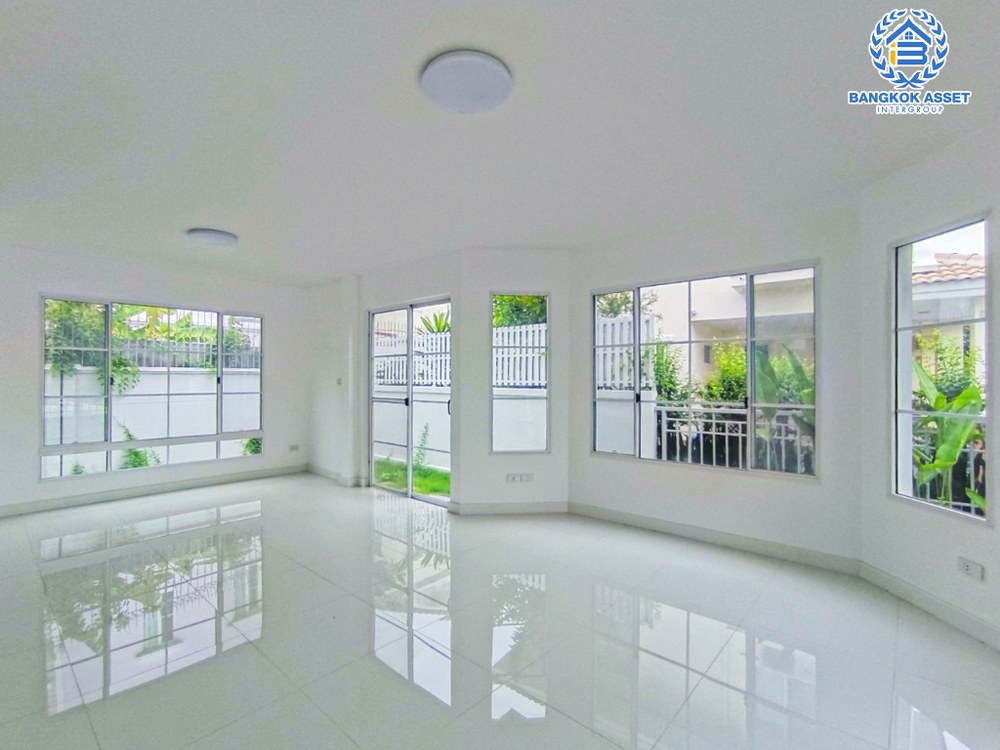 *****บ้านเดี่ยวมือสอง โครงการ มัณฑนา ราชพฤกษ์ เนื้อที่ 52.10 ตร.ว. ฟังก์ชัน 3 ห้องนอน 2 ห้องน้ำ 2 ที่จอดรถ บ้านหลังใหญ่ พื้นที่รอบบ้านกว้างขวาง ตั้งบนทำเลดี เชื่อมต่อถนนกาญจนาภิเษก ถนนรัตนาธิเบศร์ ถนนนครอินทร์ ใกล้เซ็นทรัลเวสต์เกต และรถไฟฟ้าสายสีม่วง "สถานีบางรักน้อยท่าอิฐ"