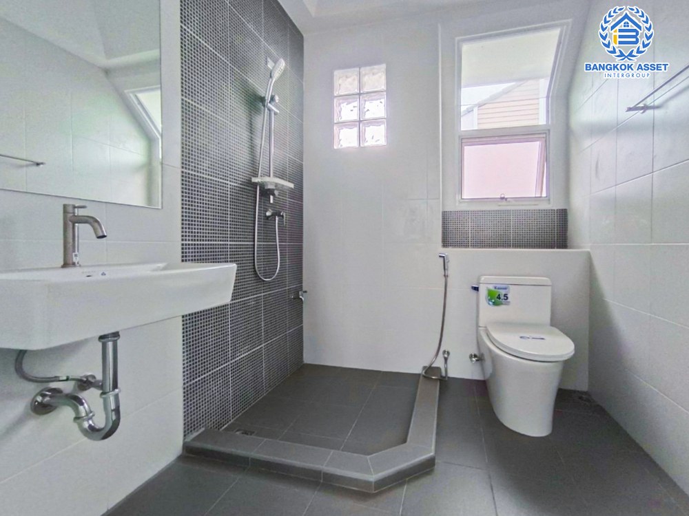 *****บ้านเดี่ยวมือสอง โครงการ มัณฑนา ราชพฤกษ์ เนื้อที่ 52.10 ตร.ว. ฟังก์ชัน 3 ห้องนอน 2 ห้องน้ำ 2 ที่จอดรถ บ้านหลังใหญ่ พื้นที่รอบบ้านกว้างขวาง ตั้งบนทำเลดี เชื่อมต่อถนนกาญจนาภิเษก ถนนรัตนาธิเบศร์ ถนนนครอินทร์ ใกล้เซ็นทรัลเวสต์เกต และรถไฟฟ้าสายสีม่วง "สถานีบางรักน้อยท่าอิฐ"