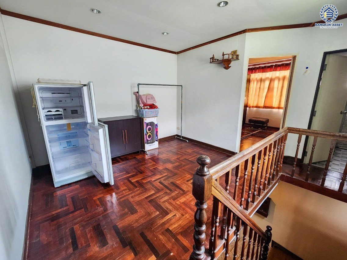 *****ทาวน์เฮ้าส์มือสองกรุงเทพมหานคร หมู่บ้าน โสสุนคร งามวงศ์วาน เนื้อที่ 17 ตร.ว. ฟังก์ชัน 2 ห้องนอน 2 ห้องน้ำ 1 ที่จอดรถ แถมฟรี! 2 เครื่องปรับอากาศ บนทำเลเดินทางสะดวก เชื่อมต่อ ถนนงามวงศ์วาน, ถนนวิภาวดีรังสิต ใกล้รถไฟฟ้าสายสีม่วง "สถานีศูนย์ราชการนนทบุรี" และจุดขึ้นทางด่วน "งามวงศ์วาน"