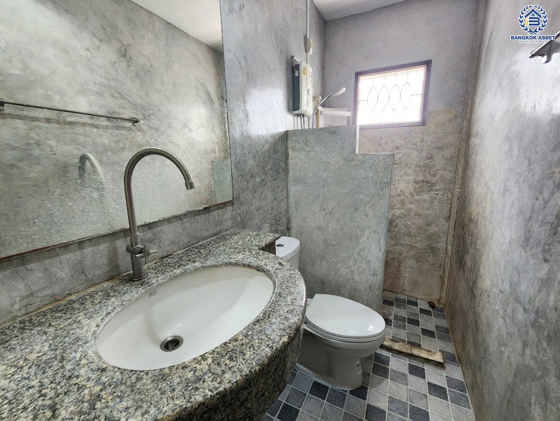 *****ทาวน์เฮ้าส์มือสองกรุงเทพมหานคร หมู่บ้าน โสสุนคร งามวงศ์วาน เนื้อที่ 17 ตร.ว. ฟังก์ชัน 2 ห้องนอน 2 ห้องน้ำ 1 ที่จอดรถ แถมฟรี! 2 เครื่องปรับอากาศ บนทำเลเดินทางสะดวก เชื่อมต่อ ถนนงามวงศ์วาน, ถนนวิภาวดีรังสิต ใกล้รถไฟฟ้าสายสีม่วง "สถานีศูนย์ราชการนนทบุรี" และจุดขึ้นทางด่วน "งามวงศ์วาน"