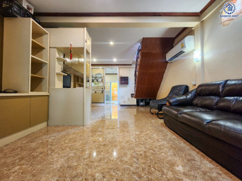 *****ทาวน์เฮ้าส์มือสองกรุงเทพมหานคร หมู่บ้าน โสสุนคร งามวงศ์วาน เนื้อที่ 17 ตร.ว. ฟังก์ชัน 2 ห้องนอน 2 ห้องน้ำ 1 ที่จอดรถ แถมฟรี! 2 เครื่องปรับอากาศ บนทำเลเดินทางสะดวก เชื่อมต่อ ถนนงามวงศ์วาน, ถนนวิภาวดีรังสิต ใกล้รถไฟฟ้าสายสีม่วง "สถานีศูนย์ราชการนนทบุรี" และจุดขึ้นทางด่วน "งามวงศ์วาน"