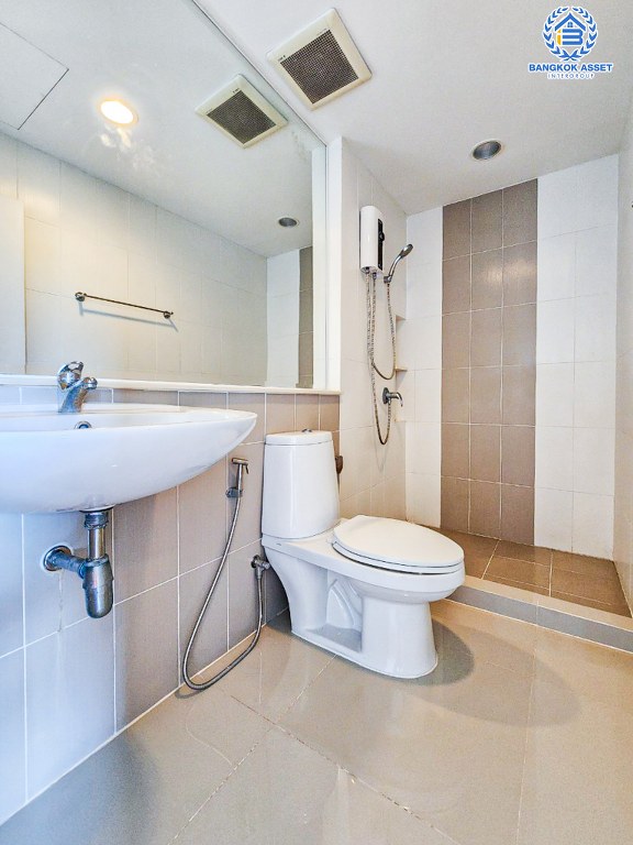 *****ทาวน์โฮม 3 ชั้นมือสอง โครงการ บ้านกลางเมือง พระราม2-พุทธบูชา เนื้อที่ 18.50 ตร.ว. ฟังก์ชัน 3 ห้องนอน 3 ห้องน้ำ 2 ที่จอดรถ บ้านสภาพดีเยี่ยม พร้อมอยู่ โครงการบนทำเลเดินทางสะดวก เชื่อมต่อถนนพุทธบูชา ถนนประชาอุทิศ ถนนสุขสวัสดิ์ ใกล้เซ็นทรัลพระราม2