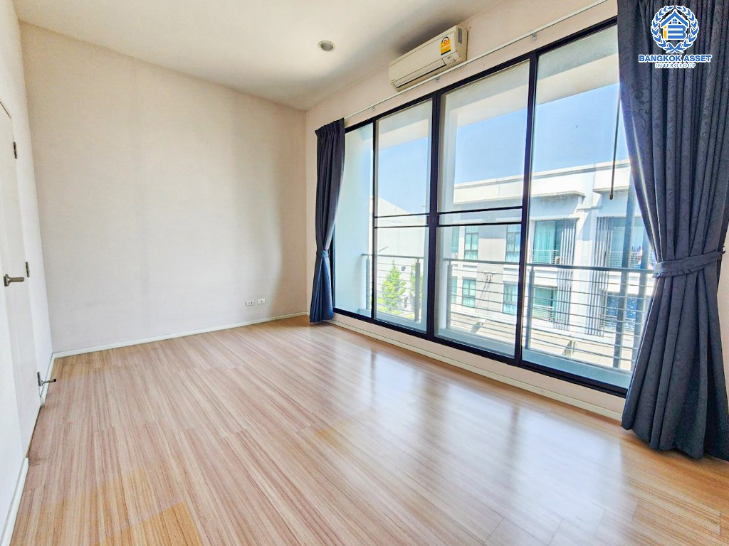 *****ทาวน์โฮม 3 ชั้นมือสอง โครงการ บ้านกลางเมือง พระราม2-พุทธบูชา เนื้อที่ 18.50 ตร.ว. ฟังก์ชัน 3 ห้องนอน 3 ห้องน้ำ 2 ที่จอดรถ บ้านสภาพดีเยี่ยม พร้อมอยู่ โครงการบนทำเลเดินทางสะดวก เชื่อมต่อถนนพุทธบูชา ถนนประชาอุทิศ ถนนสุขสวัสดิ์ ใกล้เซ็นทรัลพระราม2