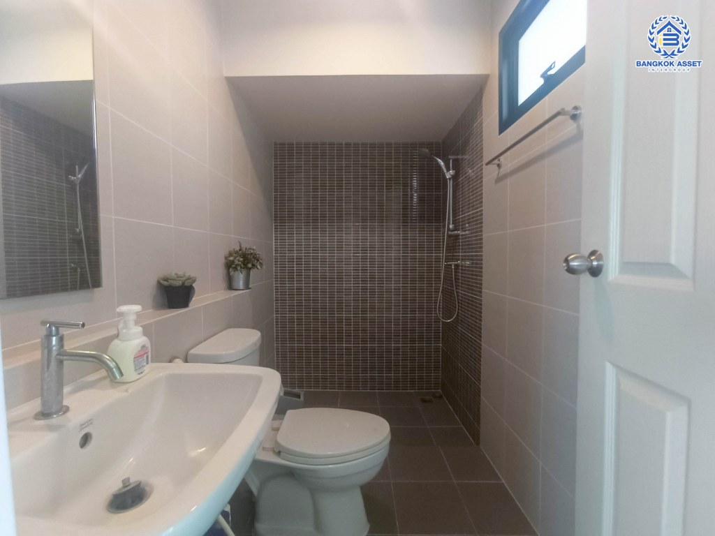 *****ทาวน์เฮ้าส์มือสอง โครงการ เดอะทรัสต์ ราชพฤกษ์ หลังมุม เนื้อที่ 25 ตร.ว. ฟังก์ชัน 4 ห้องนอน 2 ห้องน้ำ 1 ที่จอดรถ  แถมเฟอร์นิเจอร์ทั้งหลัง โครงการบนทำเลเดินทางสะดวก เชื่อมต่อถนนราชพฤกษ์ ถนนรัตนาธิเบศร์ ถนนบางกรวย-ไทรน้อย ใกล้จุดขึ้นทางด่วน "ศรีรัช"