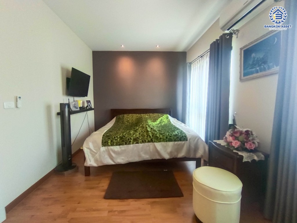 *****ทาวน์เฮ้าส์มือสอง โครงการ เดอะทรัสต์ ราชพฤกษ์ หลังมุม เนื้อที่ 25 ตร.ว. ฟังก์ชัน 4 ห้องนอน 2 ห้องน้ำ 1 ที่จอดรถ  แถมเฟอร์นิเจอร์ทั้งหลัง โครงการบนทำเลเดินทางสะดวก เชื่อมต่อถนนราชพฤกษ์ ถนนรัตนาธิเบศร์ ถนนบางกรวย-ไทรน้อย ใกล้จุดขึ้นทางด่วน "ศรีรัช"