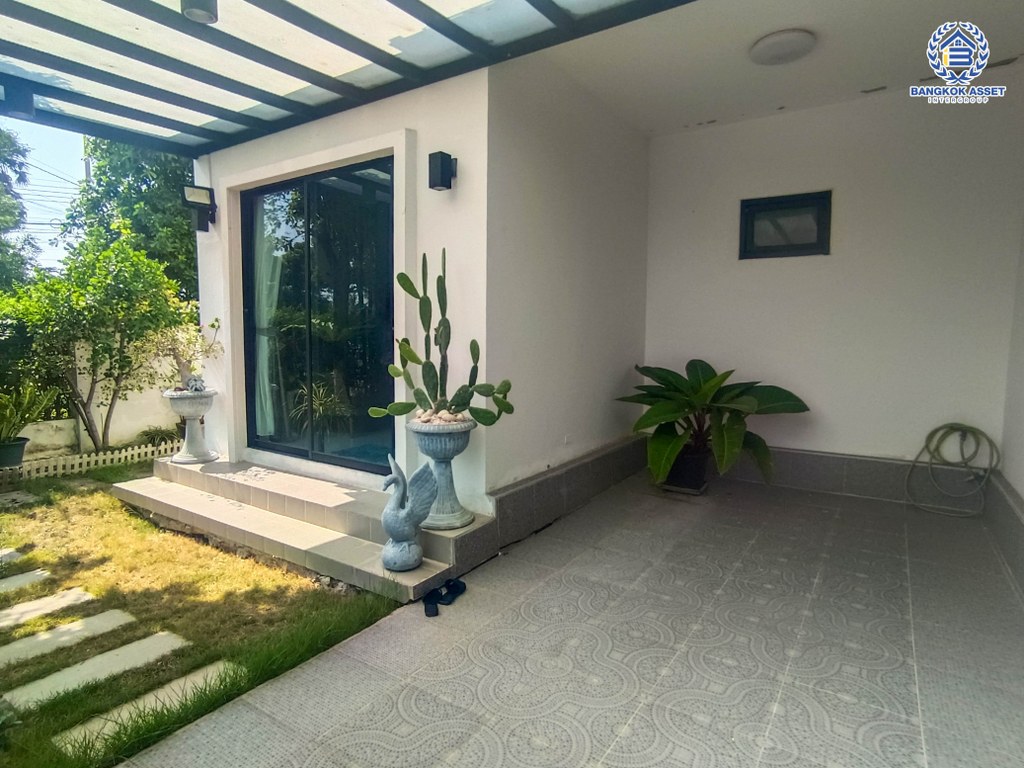 *****ทาวน์เฮ้าส์มือสอง โครงการ เดอะทรัสต์ ราชพฤกษ์ หลังมุม เนื้อที่ 25 ตร.ว. ฟังก์ชัน 4 ห้องนอน 2 ห้องน้ำ 1 ที่จอดรถ  แถมเฟอร์นิเจอร์ทั้งหลัง โครงการบนทำเลเดินทางสะดวก เชื่อมต่อถนนราชพฤกษ์ ถนนรัตนาธิเบศร์ ถนนบางกรวย-ไทรน้อย ใกล้จุดขึ้นทางด่วน "ศรีรัช"