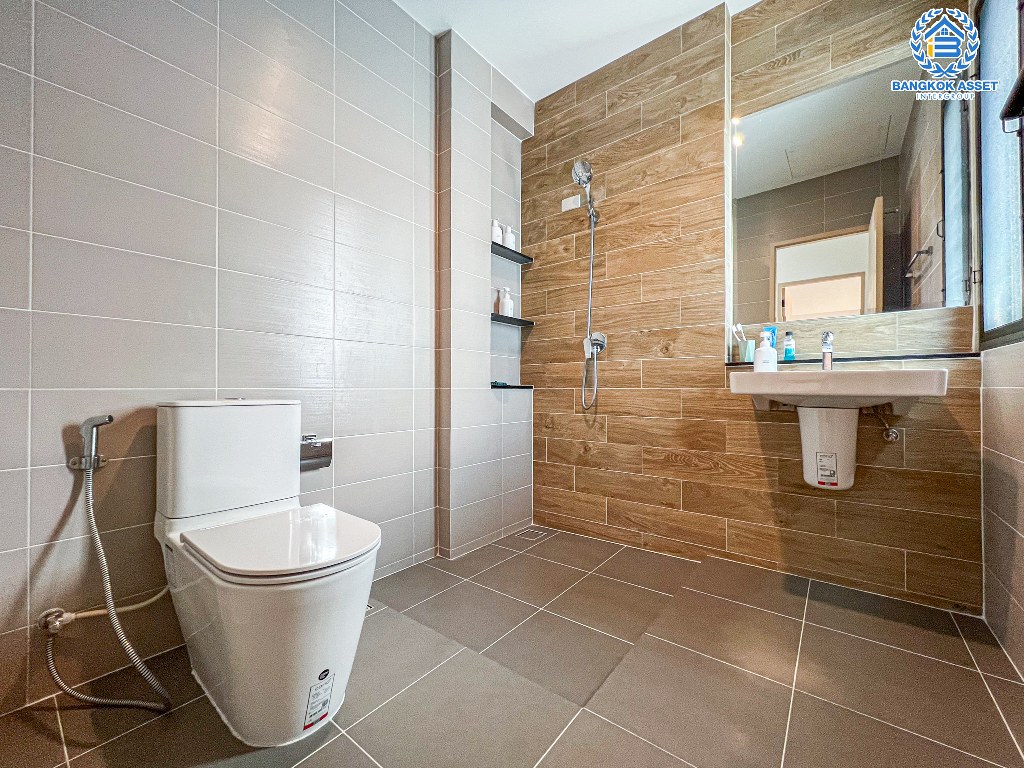 *****ขายด่วน! บ้านเดี่ยวมือสอง โครงการ บางกอก บูเลอวาร์ด ศรีนครินทร์-บางนา เนื้อที่ 50.60 ตร.ว. ฟังก์ชัน 3 ห้องนอน 3 ห้องน้ำ 2 ที่จอดรถ  โครงการบนทำเลเดินทางสะดวก เชื่อมต่อถนนหนามแดง ถนนวงแหวนกาญจนาภิเษก ถนนเทพารักษ์ ใกล้จุดขึ้นทางด่วน "กาญจนาภิเษก"