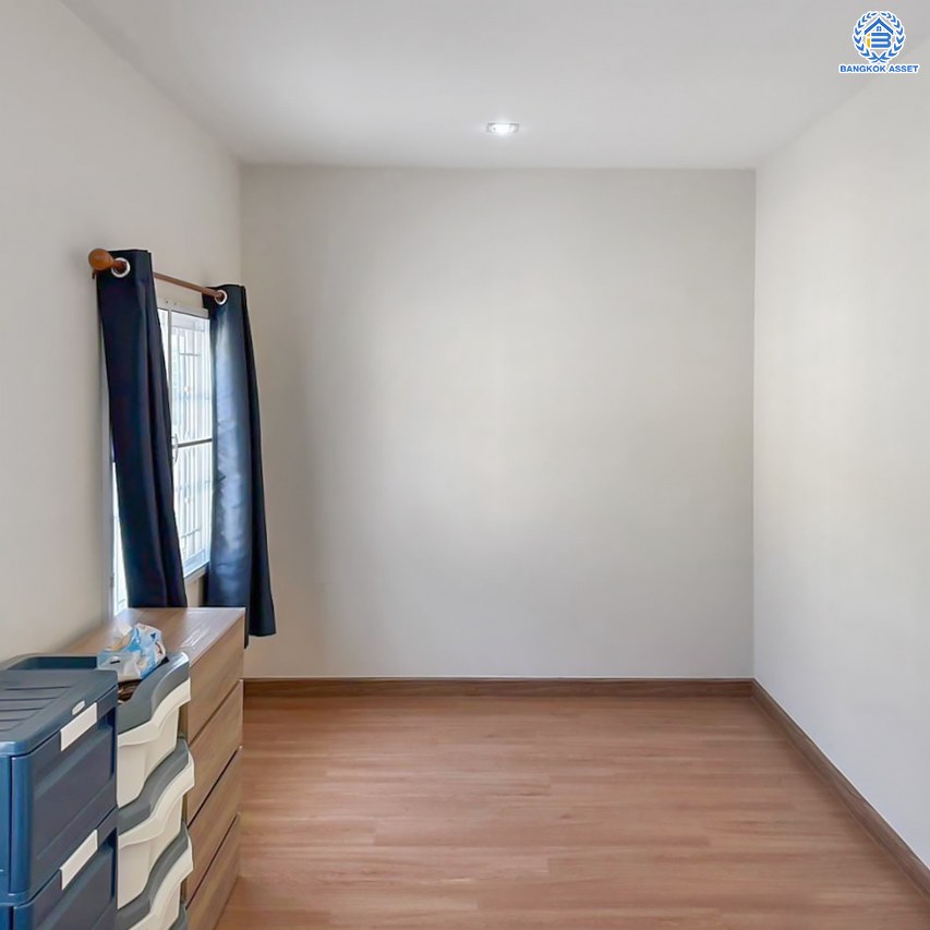 *****ทาวน์เฮ้าส์มือสองนนทบุรี โครงการ โกลเด้นทาวน์ รัตนาธิเบศร์-สถานีรถไฟฟ้าไทรม้า เนื้อที่ 16.3 ตร.ว. ฟังก์ชัน 3 ห้องนอน 2 ห้องน้ำ บ้านสวย น่าอยู่มาก บนทำเลเดินทางสะดวก เชื่อมต่อ ถนนราชพฤกษ์, ถนนรัตนาธิเบศร์, ถนนชัยพฤกษ์ ใกล้รถไฟฟ้าสายสีม่วง "สถานีไทรม้า"จองเลย!