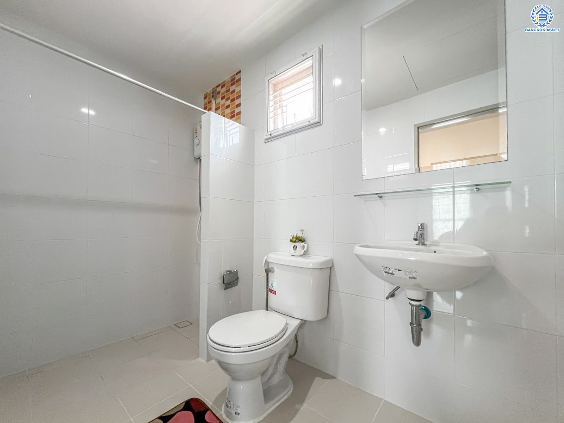 *****ทาวน์เฮ้าส์มือสองนนทบุรี โครงการ ศุภาลัย โนโววิลล์ วงแหวน-บางใหญ่ เนื้อที่กว้าง 20.7 ตร.ว. ฟังก์ชัน 3 ห้องนอน 2 ห้องน้ำ หน้ากว้างจอดรถได้ 2 คัน บ้านพร้อมอยู่ บนทำเลแห่งการเดินทาง เชื่อมต่อ ถ.กาญจนาภิเษก ใกล้รถไฟฟ้าสายสีม่วง "สถานีคลองบางไผ่" ในราคาสุดคุ้ม!