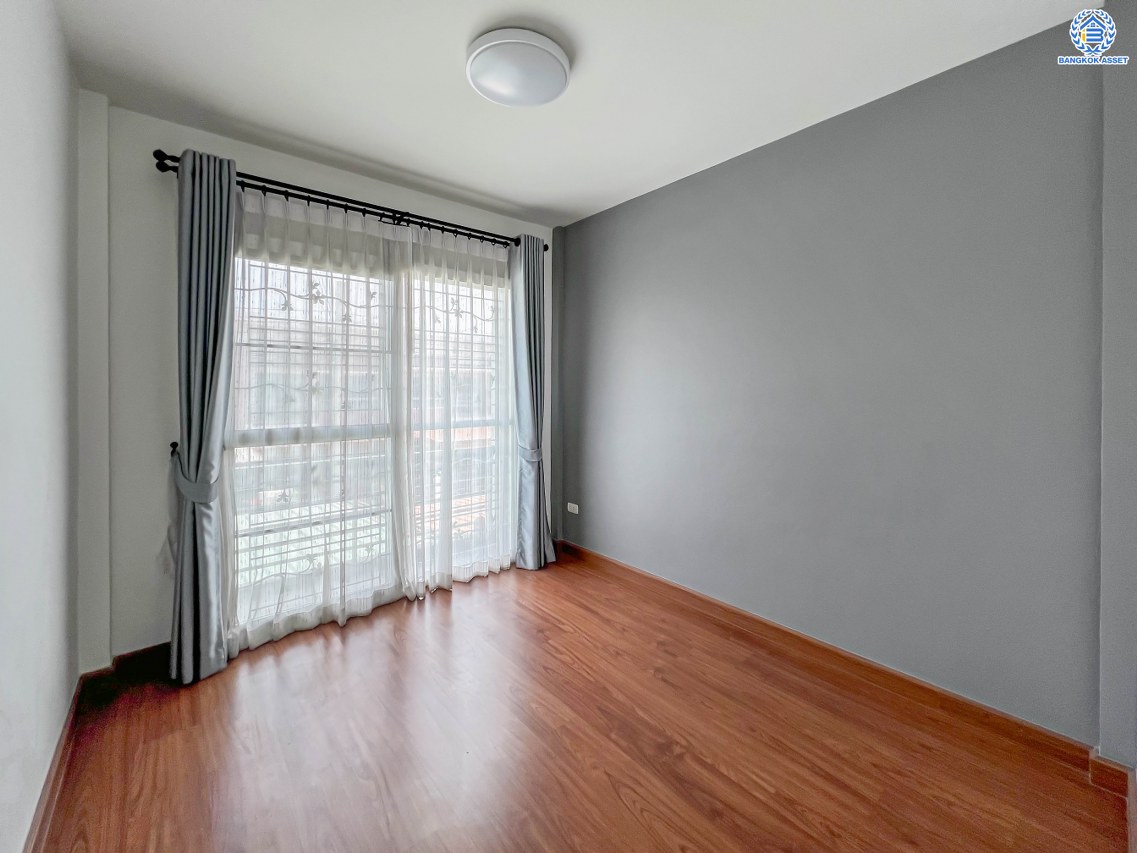 *****ทาวน์เฮ้าส์มือสองนนทบุรี โครงการ ศุภาลัย โนโววิลล์ วงแหวน-บางใหญ่ เนื้อที่กว้าง 20.7 ตร.ว. ฟังก์ชัน 3 ห้องนอน 2 ห้องน้ำ หน้ากว้างจอดรถได้ 2 คัน บ้านพร้อมอยู่ บนทำเลแห่งการเดินทาง เชื่อมต่อ ถ.กาญจนาภิเษก ใกล้รถไฟฟ้าสายสีม่วง "สถานีคลองบางไผ่" ในราคาสุดคุ้ม!