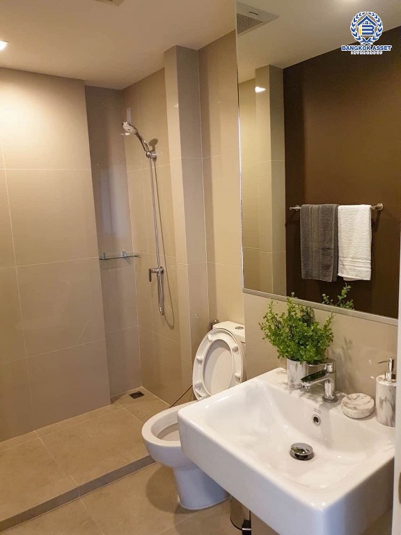 *****คอนโดมิเนียมมือสอง โครงการ แชมเบอร์ส ชาน ลาดพร้าว-วังหิน หลังมุม เนื้อที่ 55.86 ตร.ม. ฟังก์ชัน 2 ห้องนอน 2 ห้องน้ำ 1 ที่จอดรถ ราคานี้ดีที่สุด พร้อมวิวสระว่ายน้ำ โครงการบนทำเลดี เชื่อมต่อถนนลาดพร้าว-วังหิน ถนนพหลโยธิน ถนนโชคชัย4 ใกล้รถไฟฟ้าสายสีเขียว "สถานีเสนานิคม"