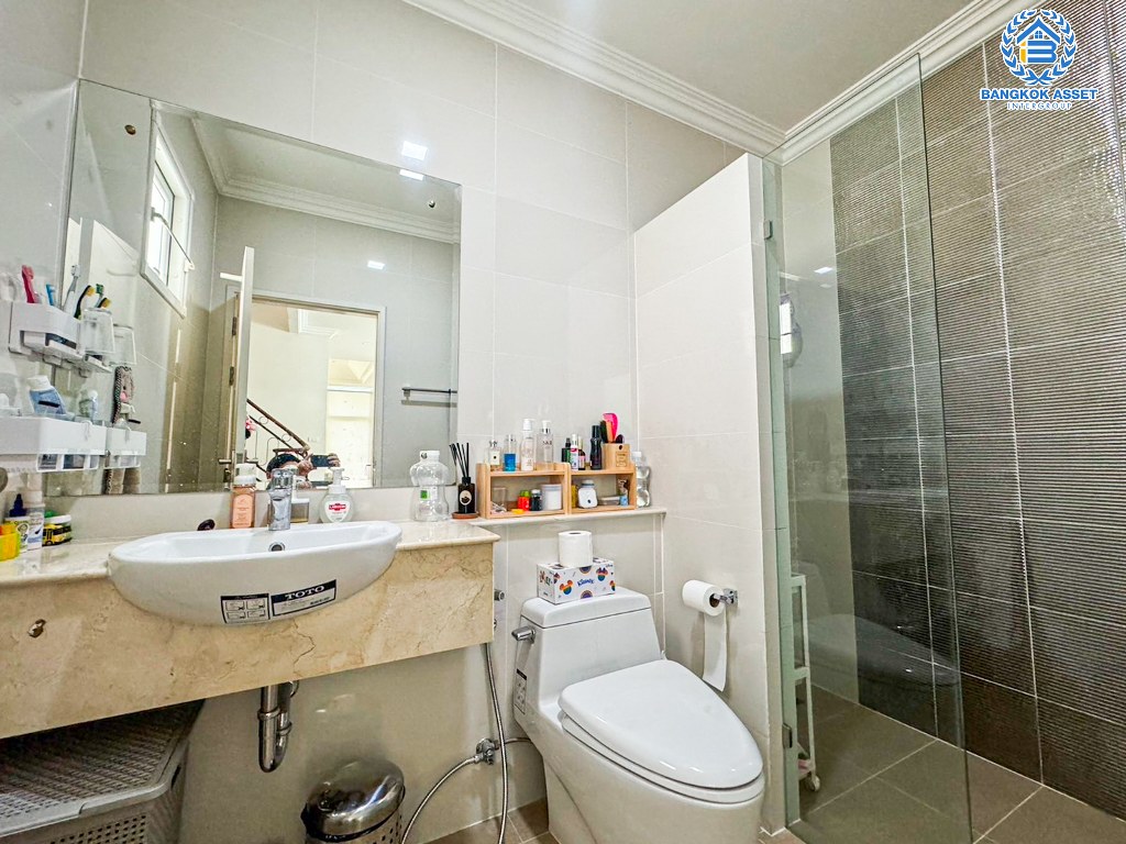 *****บ้านเดี่ยวมือสอง โครงการ เพอร์เฟค มาสเตอร์พีช ราชพฤกษ์ หลังมุม เนื้อที่ 114.50 ตร.ว. ฟังก์ชัน 3 ห้องนอน 4 ห้องน้ำ 2 ที่จอดรถ โครงการบนทำเลเดินทางสะดวก เชื่อมต่อถนนรัตนาธิเบศร์ ถนนราชพฤกษ์ ถนนบางกรวย-ไทรน้อย ใกล้รถไฟฟ้าสายสีม่วง "สถานีบางรักน้อยท่าอิฐ" และจุดขึ้นทางด่วน "ศรีรัช"