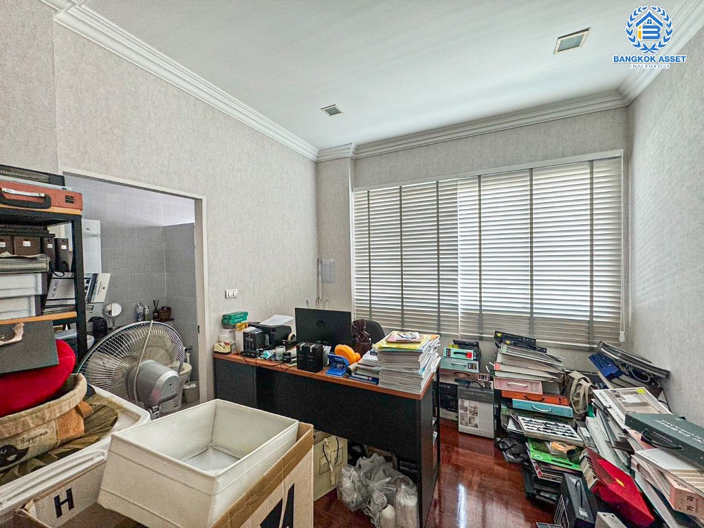 *****บ้านเดี่ยวมือสอง โครงการ เพอร์เฟค มาสเตอร์พีช ราชพฤกษ์ หลังมุม เนื้อที่ 114.50 ตร.ว. ฟังก์ชัน 3 ห้องนอน 4 ห้องน้ำ 2 ที่จอดรถ โครงการบนทำเลเดินทางสะดวก เชื่อมต่อถนนรัตนาธิเบศร์ ถนนราชพฤกษ์ ถนนบางกรวย-ไทรน้อย ใกล้รถไฟฟ้าสายสีม่วง "สถานีบางรักน้อยท่าอิฐ" และจุดขึ้นทางด่วน "ศรีรัช"