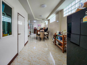 *****บ้านเดี่ยวมือสองกรุงเทพมหานคร โครงการ ดิไอดอล1 เลียบคลองทวีวัฒนา เนื้อที่กว้างขวางถึง 63 ตร.ว. ฟังก์ชัน 4 ห้องนอน 3 ห้องน้ำ 2 ที่จอดรถ บนทำเลเดินทางสะดวก เชื่อมต่อ ถนนเพชรเกษม, ถนนกาญจนาภิเษก เดินทาง 15 นาทีก็ถึงรถไฟฟ้าสายสีน้ำเงิน "สถานีหลักสอง"