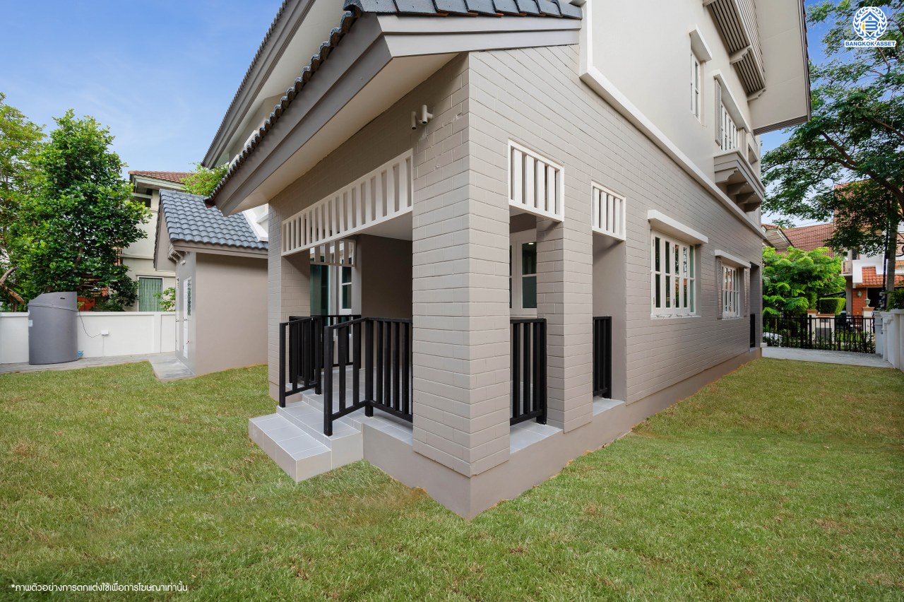 บ้านมือสองตกแต่งใหม่ แบรนด์ Q.House โครงการ ลัดดารมย์ ปิ่นเกล้า บนเนื้อที่กว้างขวางถึง 85.9 ตร.ว.  พื้นที่ใช้สอย 328.99 ตร.ม. ฟังก์ชัน 3 ห้องนอน 3 ห้องน้ำ 1 ห้องแม่บ้าน จอดรถได้ 2 คัน พร้อม Living ชั้น 2 ขนาดใหญ่ บนทำเลศักยภาพ ติด ถนนกาญจนาภิเษก ใกล้ห้างเซ็นทรัล เวสต์เกต, ทางด่วน "กาญจนาภิเษก" และห่างจากรถไฟฟ้า "สถานีตลาดบางใหญ่" ประมาณ 10 นาที