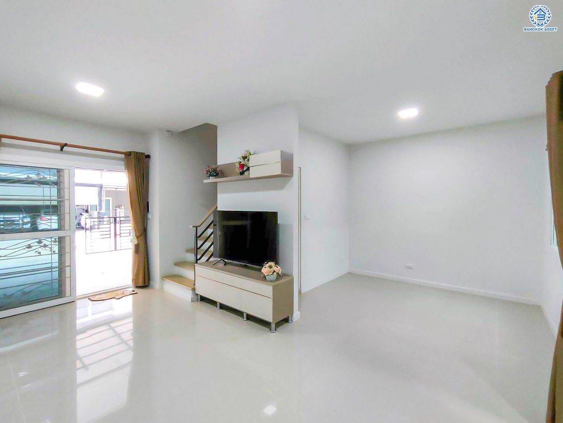 *****ทาวน์เฮ้าส์มือสองนนทบุรี โครงการ สิริเพลส ราชพฤกษ์-พระราม5 เนื้อที่ 18.6 ตร.ว. ฟังก์ชัน 3 ห้องนอน 3 ห้องน้ำ 2 ที่จอดรถ บ้านสวย พร้อมอยู่ แถมเฟอร์นิเจอร์ บนทำเลเดินทางสะดวก เชื่อมต่อ ถนนราชพฤกษ์, ถนนรัตนาธิเบศร์ ใกล้รถไฟฟ้าสายสีม่วง "สถานีบางพลู" จองเลย!