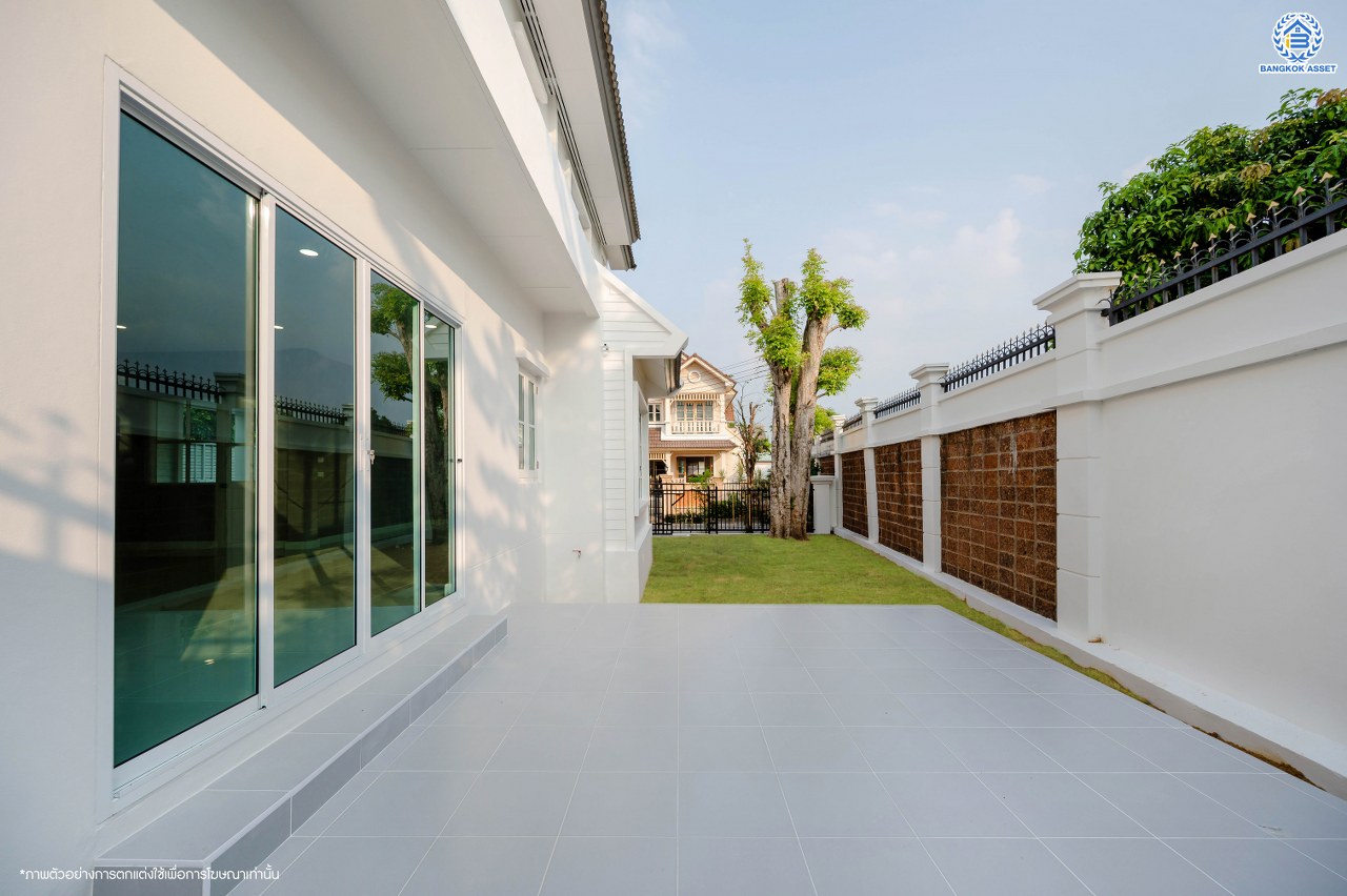 บ้านมือสองตกแต่งใหม่ โครงการ ลัดดารมย์ ปิ่นเกล้า บ้านเดี่ยวหลังมุม จากแบรนด์ Q.House บนเนื้อที่กว้างขวางถึง 84.3 ตร.ว. พื้นที่ใช้สอย 270.78 ตร.ม. ฟังก์ชัน 3 ห้องนอน 3 ห้องน้ำ จอดรถได้ 2 คัน พร้อม Living ชั้น 2 ขนาดใหญ่ บนทำเลศักยภาพ ติดถนนกาญจนาภิเษก ใกล้ห้างเซ็นทรัล เวสต์เกต, ทางด่วน "กาญจนาภิเษก" และรถไฟฟ้าสายสีม่วง "สถานีตลาดบางใหญ่"