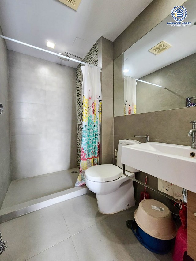 *****คอนโดมิเนียมมือสองนนทบุรี โครงการ กรีเน่ แจ้งวัฒนะ เนื้อที่กว้าง 33.17 ตร.ว. ฟังก์ชัน 1 ห้องนอน 1 ห้องน้ำ 1 ที่จอดรถ ห้องสวย น่าอยู่อาศัย บนทำเลเลียบคลองประปา เชื่อมต่อ ถนนแจ้งวัฒนะ, ถนนวิภาวดีรังสิต ใกล้เซ็นทรัลแจ้งวัฒนะ, เมืองทองธานี รถไฟฟ้าสายสีชมพู "สถานีห้าแยกปากเกร็ด" และทางด่วน "แจ้งวัฒนะ"