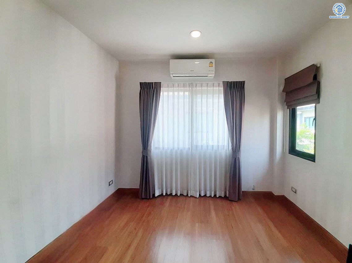 *****บ้านเดี่ยวมือสองนนทบุรี โครงการ เซนโทร ราชพฤกษ์-สวนผัก หลังมุม เนื้อที่กว้างขวางถึง 72.5 ตร.ว. ฟังก์ชัน 4 ห้องนอน 3 ห้องน้ำ 2 ที่จอดรถ บ้านเดี่ยวสไตล์พูลวิลล่า ตกแต่งสวย พร้อมสระว่ายน้ำ บนทำเลแห่งการเดินทาง เชื่อมต่อ ถนนราชพฤกษ์, ถนนนครอินทร์ ใกล้ทางด่วน "ศรีรัช" จองเลย!