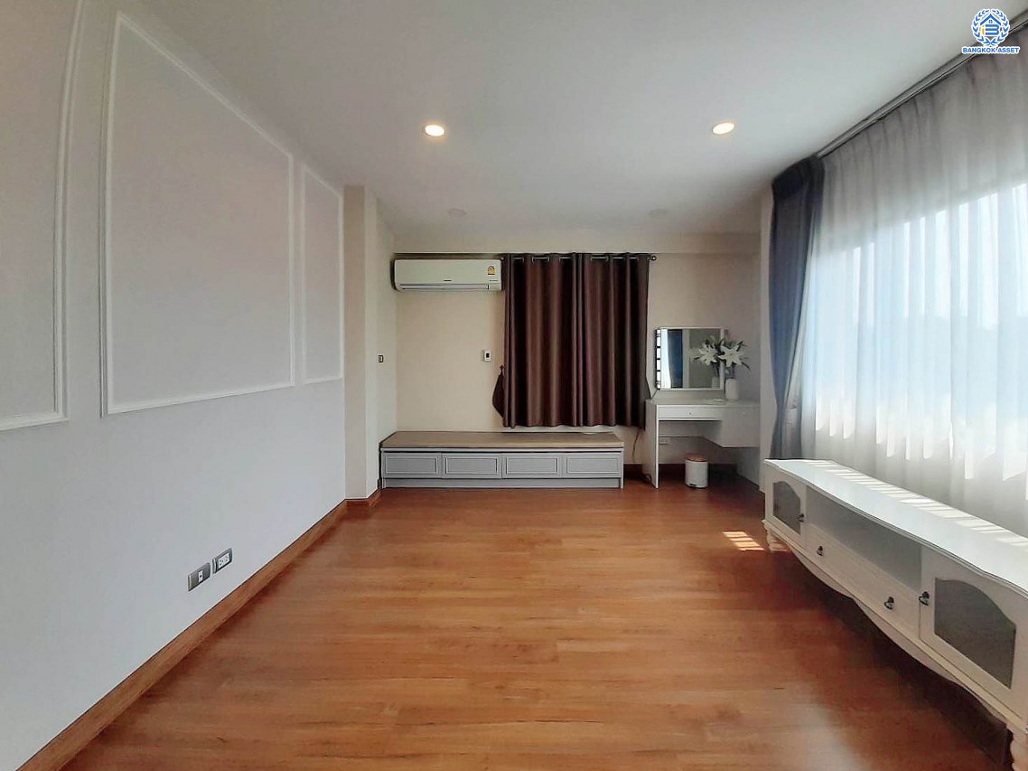 *****บ้านเดี่ยวมือสองนนทบุรี โครงการ เซนโทร ราชพฤกษ์-สวนผัก หลังมุม เนื้อที่กว้างขวางถึง 72.5 ตร.ว. ฟังก์ชัน 4 ห้องนอน 3 ห้องน้ำ 2 ที่จอดรถ บ้านเดี่ยวสไตล์พูลวิลล่า ตกแต่งสวย พร้อมสระว่ายน้ำ บนทำเลแห่งการเดินทาง เชื่อมต่อ ถนนราชพฤกษ์, ถนนนครอินทร์ ใกล้ทางด่วน "ศรีรัช" จองเลย!