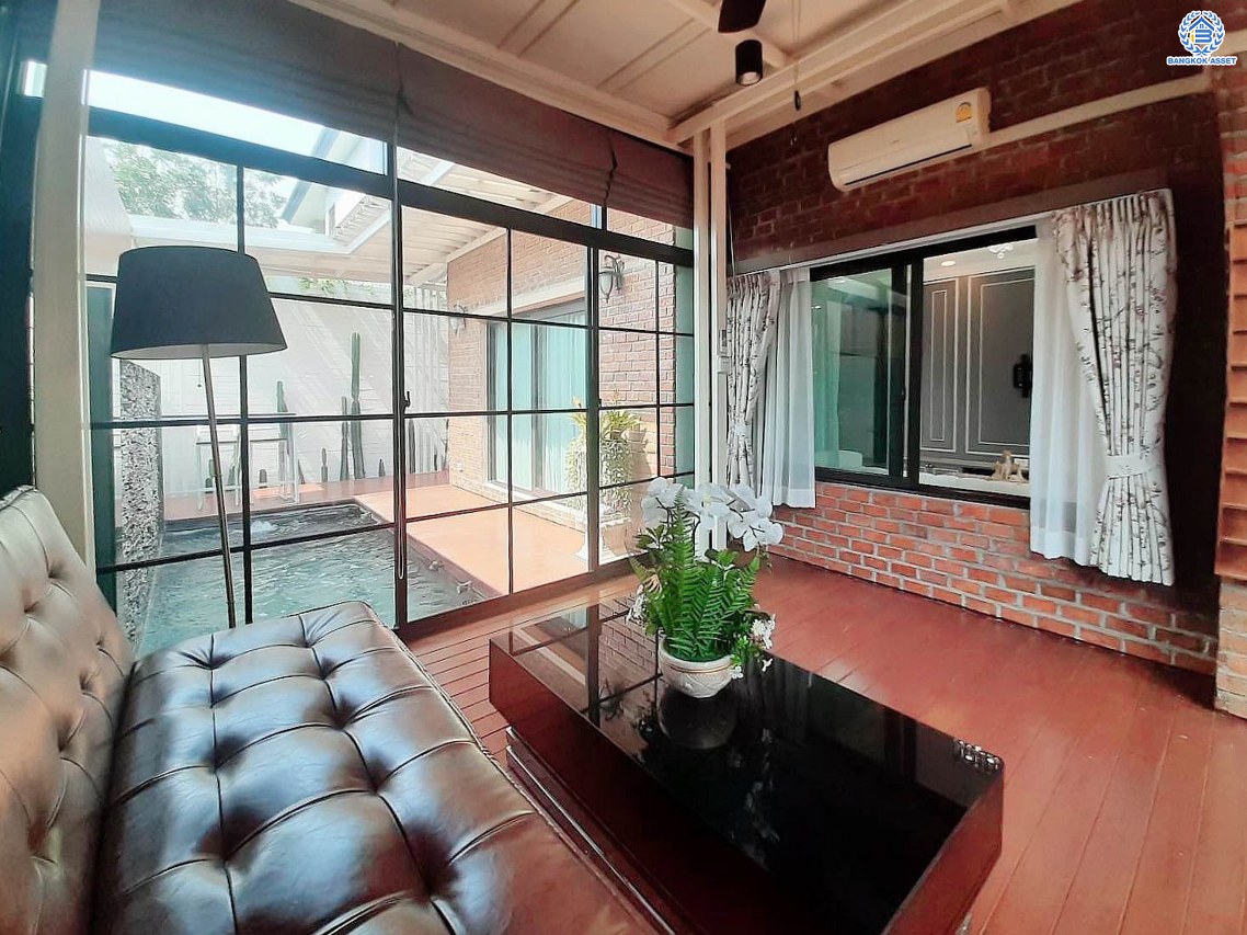 *****บ้านเดี่ยวมือสองนนทบุรี โครงการ เซนโทร ราชพฤกษ์-สวนผัก หลังมุม เนื้อที่กว้างขวางถึง 72.5 ตร.ว. ฟังก์ชัน 4 ห้องนอน 3 ห้องน้ำ 2 ที่จอดรถ บ้านเดี่ยวสไตล์พูลวิลล่า ตกแต่งสวย พร้อมสระว่ายน้ำ บนทำเลแห่งการเดินทาง เชื่อมต่อ ถนนราชพฤกษ์, ถนนนครอินทร์ ใกล้ทางด่วน "ศรีรัช" จองเลย!