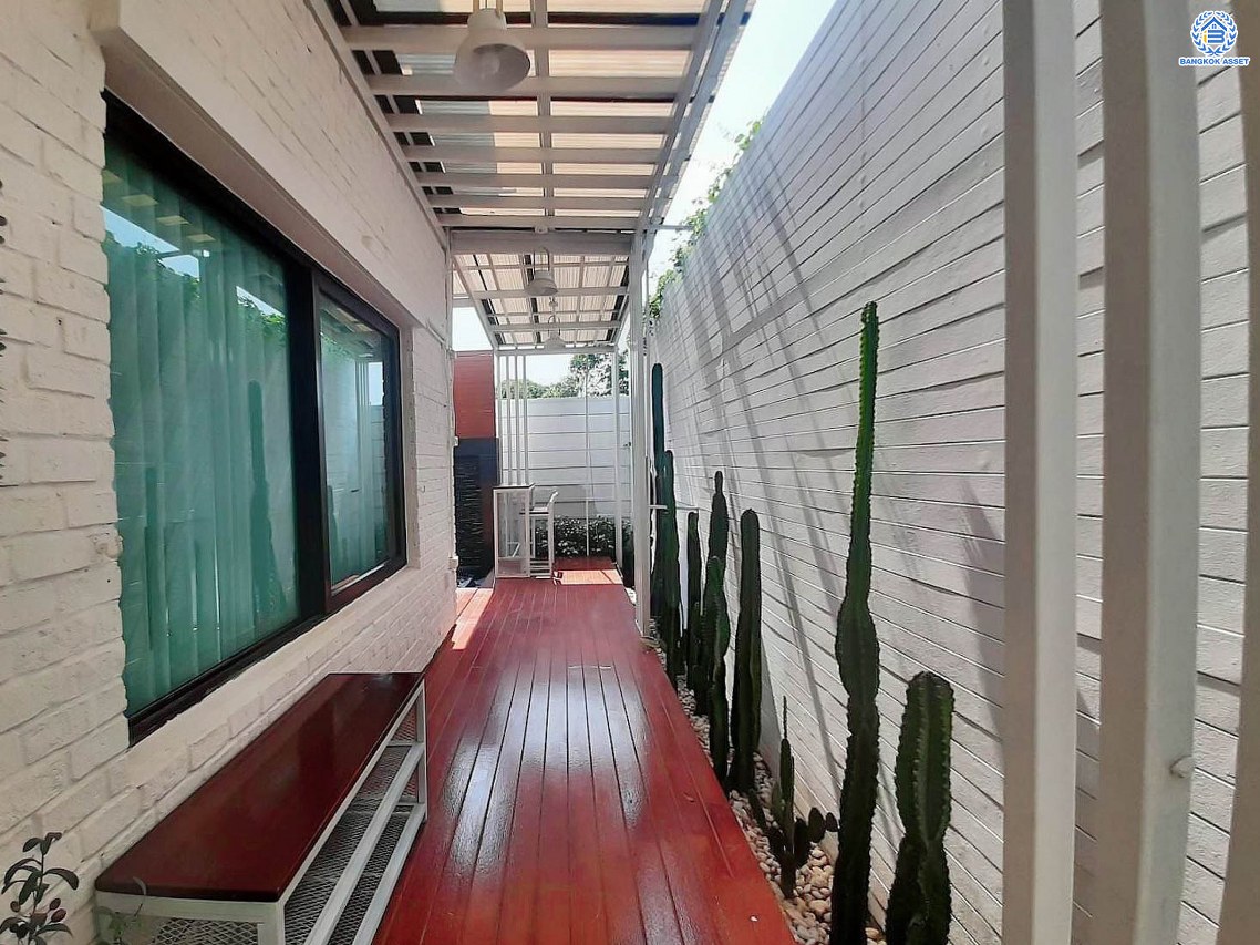 *****บ้านเดี่ยวมือสองนนทบุรี โครงการ เซนโทร ราชพฤกษ์-สวนผัก หลังมุม เนื้อที่กว้างขวางถึง 72.5 ตร.ว. ฟังก์ชัน 4 ห้องนอน 3 ห้องน้ำ 2 ที่จอดรถ บ้านเดี่ยวสไตล์พูลวิลล่า ตกแต่งสวย พร้อมสระว่ายน้ำ บนทำเลแห่งการเดินทาง เชื่อมต่อ ถนนราชพฤกษ์, ถนนนครอินทร์ ใกล้ทางด่วน "ศรีรัช" จองเลย!