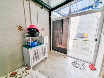 *****ทาวน์เฮ้าส์มือสอง โครงการ เฌอ งามวงศ์วาน-ประชาชื่น เนื้อที่ 18.20 ตร.ว. ฟังก์ชัน 3 ห้องนอน 2 ห้องน้ำ พร้อมอยู่ สร้างจากอิฐมอญแดงทั้งหลัง ทำเลเดินทางสะดวก เชื่อมต่อถนนงามวงศ์วาน ถนนประชาชื่น ใกล้รถไฟฟ้าสายสีม่วง "สถานีกระทรวงสาธารณะสุข" และจุดขึ้นทางด่วน "ศรีรัช"