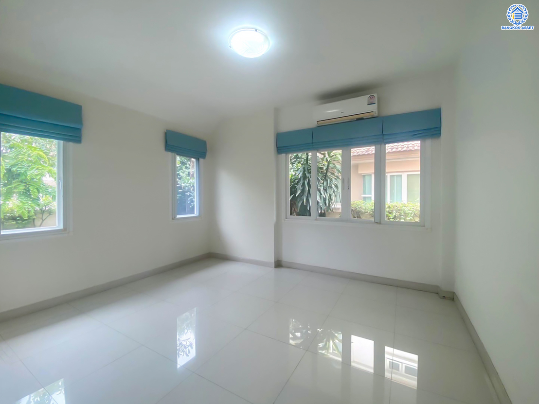 *****บ้านเดี่ยวมือสอง โครงการ เดอะวอเตอร์เฮ้าส์ กาญจนาภิเษก หลังมุม เนื้อที่ 116.30 ตร.ว ฟังก์ชัน 4 ห้องนอน 3 ห้องน้ำ 2 ที่จอดรถ พร้อมเข้าอยู่ บนทำเลเชื่อมต่อถนนเพชรเกษม ถนนกาญจนาภิเษก ถนนเอกชัย