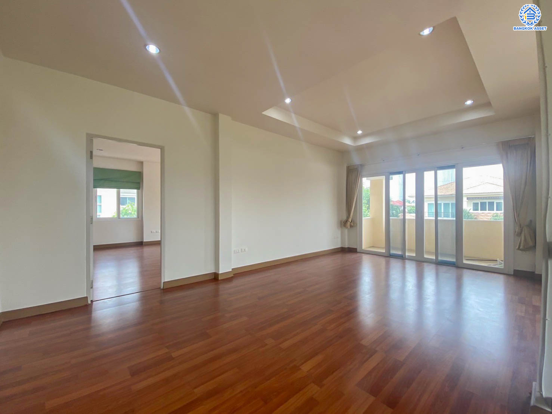 *****บ้านเดี่ยวมือสอง โครงการ เดอะวอเตอร์เฮ้าส์ กาญจนาภิเษก หลังมุม เนื้อที่ 116.30 ตร.ว ฟังก์ชัน 4 ห้องนอน 3 ห้องน้ำ 2 ที่จอดรถ พร้อมเข้าอยู่ บนทำเลเชื่อมต่อถนนเพชรเกษม ถนนกาญจนาภิเษก ถนนเอกชัย