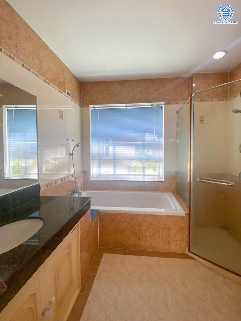 *****บ้านเดี่ยวมือสอง โครงการ เดอะวอเตอร์เฮ้าส์ กาญจนาภิเษก หลังมุม เนื้อที่ 116.30 ตร.ว ฟังก์ชัน 4 ห้องนอน 3 ห้องน้ำ 2 ที่จอดรถ พร้อมเข้าอยู่ บนทำเลเชื่อมต่อถนนเพชรเกษม ถนนกาญจนาภิเษก ถนนเอกชัย