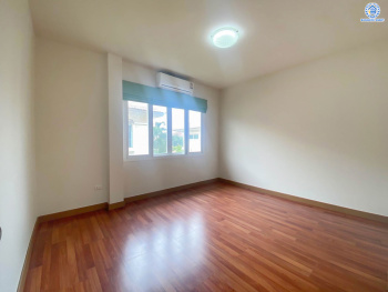 *****บ้านเดี่ยวมือสอง โครงการ เดอะวอเตอร์เฮ้าส์ กาญจนาภิเษก หลังมุม เนื้อที่ 116.30 ตร.ว ฟังก์ชัน 4 ห้องนอน 3 ห้องน้ำ 2 ที่จอดรถ พร้อมเข้าอยู่ บนทำเลเชื่อมต่อถนนเพชรเกษม ถนนกาญจนาภิเษก ถนนเอกชัย