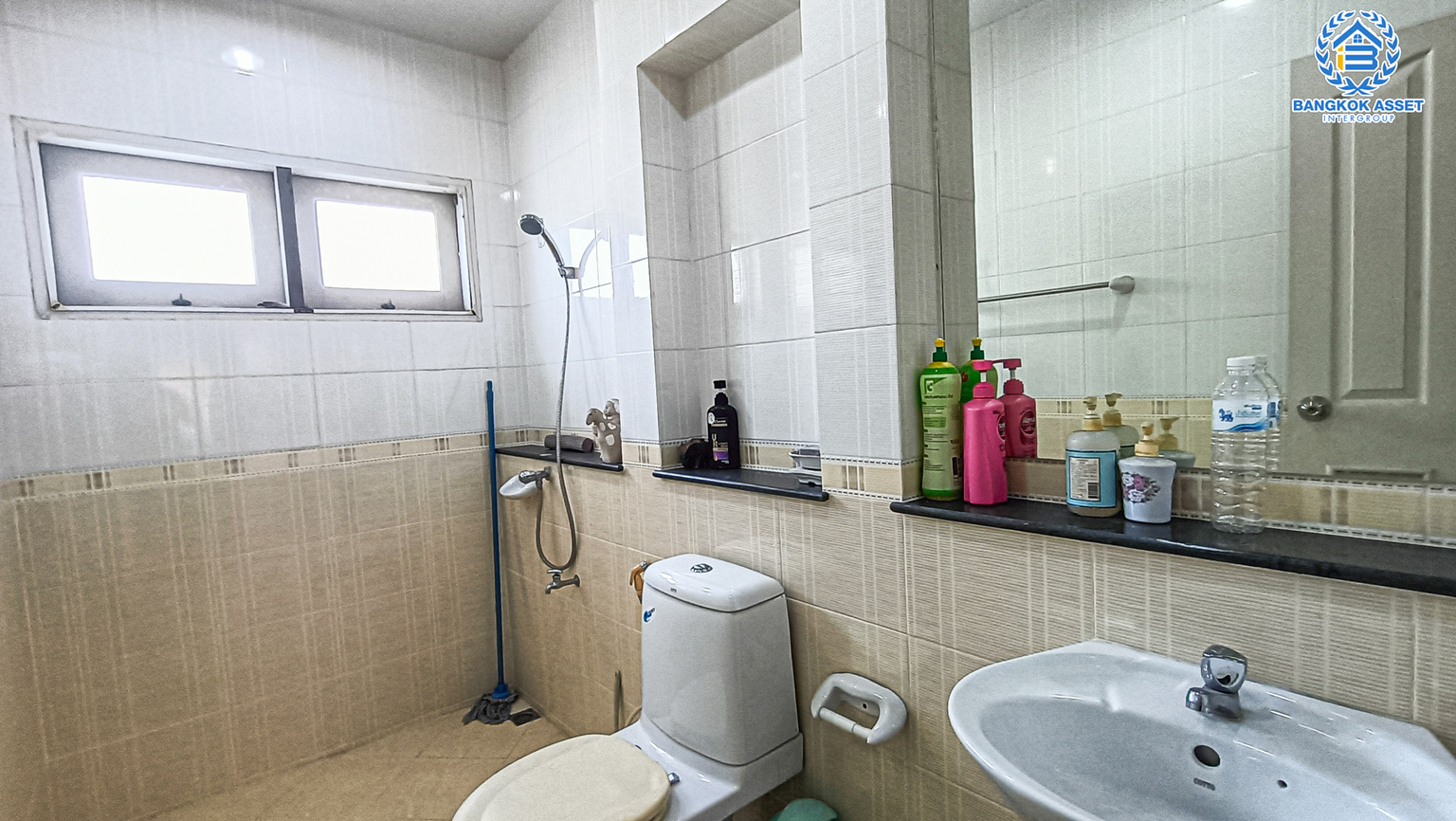 *****บ้านเดี่ยวมือสอง โครงการ เพอร์เฟค มาสเตอร์พีช รัตนาธิเบศร์หลังมุม เนื้อที่ 109.30 ตร.ว ฟังก์ชัน 3 ห้องนอน 3 ห้องน้ำ 2 ที่จอดรถ ฟรี! เครื่องปรับอากาศ ภายในเหมือนใหม่ พร้อมเข้าอยู่ บนทำเลเชื่อมต่อถนนชัยพฤกษ์ ถนนนครอินทร์ ถนนราชพฤกษ์ ใกล้รถไฟฟ้าสายสีม่วง "สถานีไทรม้า" และจุดขึ้นทางด่วน "งามวงศ์วาน"