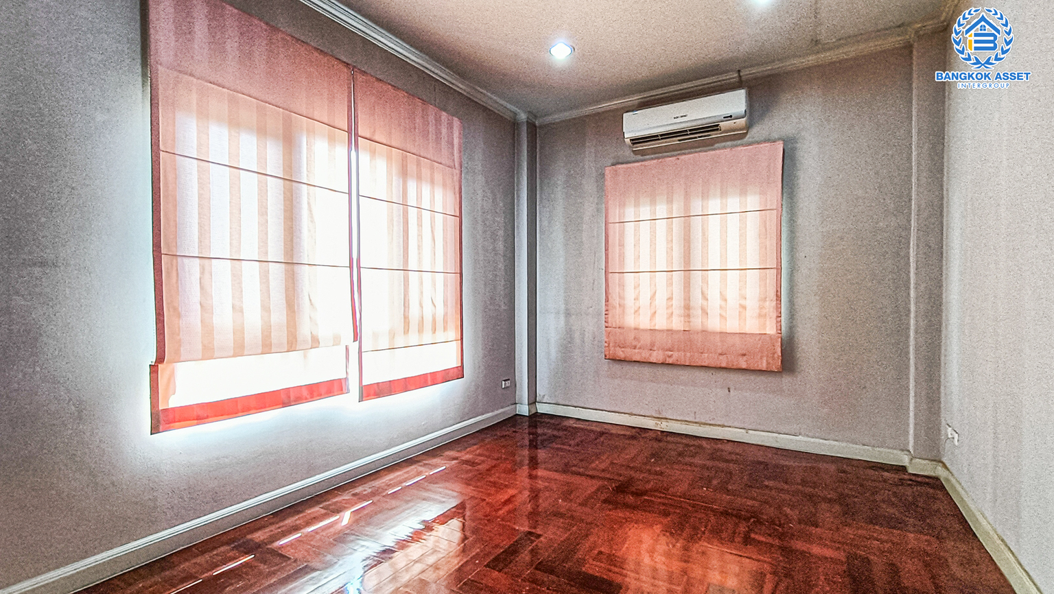 *****บ้านเดี่ยวมือสอง โครงการ เพอร์เฟค มาสเตอร์พีช รัตนาธิเบศร์หลังมุม เนื้อที่ 109.30 ตร.ว ฟังก์ชัน 3 ห้องนอน 3 ห้องน้ำ 2 ที่จอดรถ ฟรี! เครื่องปรับอากาศ ภายในเหมือนใหม่ พร้อมเข้าอยู่ บนทำเลเชื่อมต่อถนนชัยพฤกษ์ ถนนนครอินทร์ ถนนราชพฤกษ์ ใกล้รถไฟฟ้าสายสีม่วง "สถานีไทรม้า" และจุดขึ้นทางด่วน "งามวงศ์วาน"