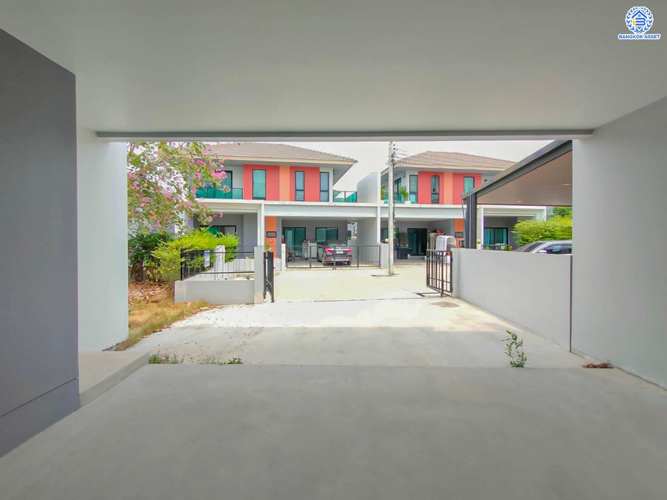 *****บ้านแฝดมือสอง โครงการ อณาสิริ บางใหญ่ หลังมุม เนื้อที่ 53 ตร.ว ฟังก์ชัน 4 ห้องนอน 3 ห้องน้ำ 2 ที่จอดรถ จากแบรนด์ Sansiri ภายในสวย พร้อมเข้าอยู่ บนทำเลเชื่อมต่อถนนกาญจนาภิเษก ถนนเลียบประปา ใกล้รถไฟฟ้าสายสีม่วง "สถานีตลาดบางใหญ่" และจุดขึ้นทางด่วน "ศรีรัช"