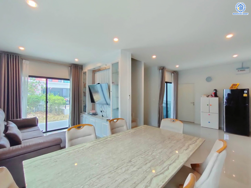 *****บ้านแฝดมือสอง โครงการ อณาสิริ บางใหญ่ หลังมุม เนื้อที่ 53 ตร.ว ฟังก์ชัน 4 ห้องนอน 3 ห้องน้ำ 2 ที่จอดรถ จากแบรนด์ Sansiri ภายในสวย พร้อมเข้าอยู่ บนทำเลเชื่อมต่อถนนกาญจนาภิเษก ถนนเลียบประปา ใกล้รถไฟฟ้าสายสีม่วง "สถานีตลาดบางใหญ่" และจุดขึ้นทางด่วน "ศรีรัช"