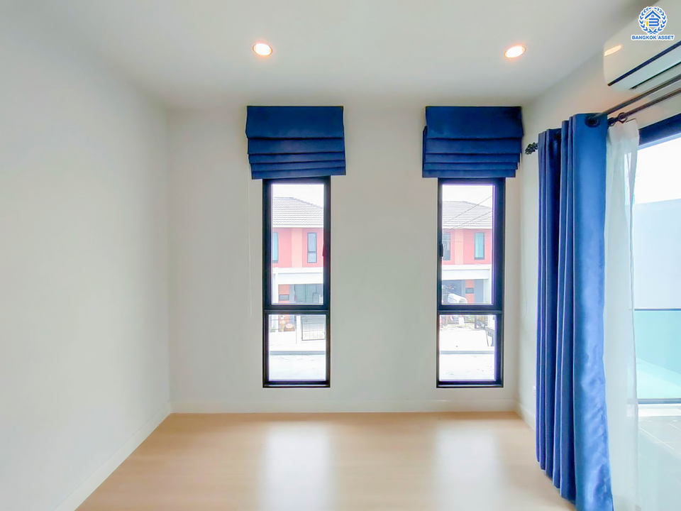 *****บ้านแฝดมือสอง โครงการ อณาสิริ บางใหญ่ หลังมุม เนื้อที่ 53 ตร.ว ฟังก์ชัน 4 ห้องนอน 3 ห้องน้ำ 2 ที่จอดรถ จากแบรนด์ Sansiri ภายในสวย พร้อมเข้าอยู่ บนทำเลเชื่อมต่อถนนกาญจนาภิเษก ถนนเลียบประปา ใกล้รถไฟฟ้าสายสีม่วง "สถานีตลาดบางใหญ่" และจุดขึ้นทางด่วน "ศรีรัช"