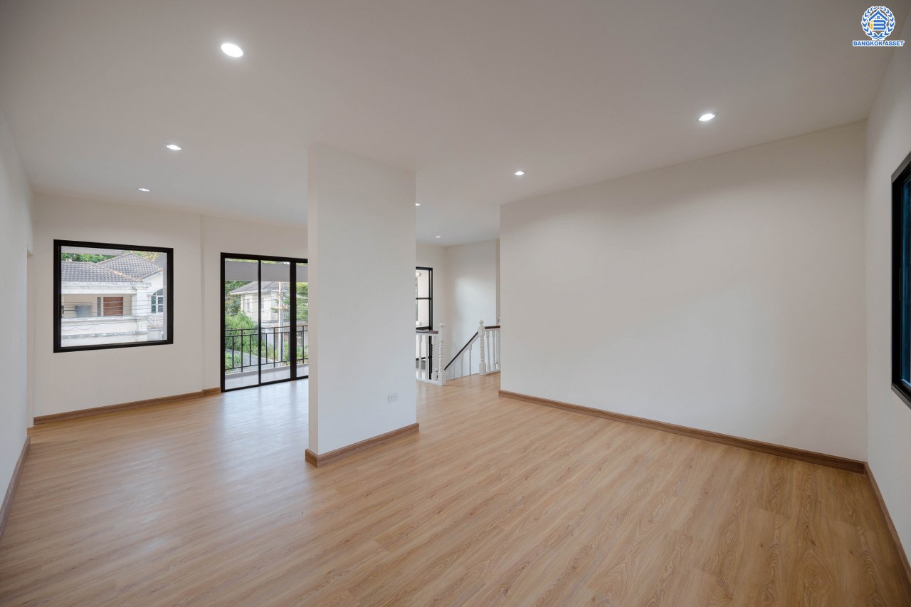 บ้านมือสองตกแต่งใหม่ โครงการ ชัยพฤกษ์ บางบัวทอง จากแบรนด์ LH หลังมุม วิวหน้าสวน เนื้อที่ดิน 129.5 ตร.ว.พื้นที่ใช้สอย 306.9 ตร.ม. ฟังก์ชัน 4 ห้องนอน 4 ห้องน้ำ 1 ห้องอเนกประสงค์ จอดรถได้ 4 คัน พร้อม Facilities ครบครัน บนทำเลเดินทางสะดวก ติดถนนบางกรวย-ไทรน้อย ใกล้เซ็นทรัลเวสต์เกต และรถไฟฟ้า สายสีม่วง "สถานีบางพลู"