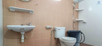 *****บ้านแฝดมือสองปทุมธานี โครงการ พฤกษาD คลองสาม เนื้อที่กว้าง 39.7 ตร.ว. ฟังก์ชัน 4 ห้องนอน 2 ห้องน้ำ บ้านแฝดมีพื้นที่ด้านข้างปลูกต้นไม้ บนทำเลดี เชื่อมต่อ ถนนคลองหลวง ใกล้ทางด่วน "วงแหวนรอบนอกฝั่งตะวันออก รังสิต-คลองสาม" และ รถไฟฟ้าสายสีแดง "สถานีรังสิต" ในราคาสุดคุ้ม!