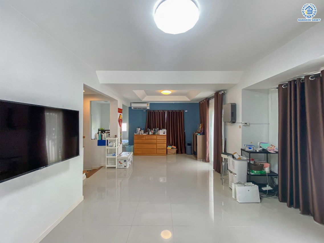 *****บ้านเดี่ยวมือสอง โครงการ ชัยพฤกษ์ ปิ่นเกล้า-กาญจนาฯ เนื้อที่ 50.40 ตร.ว. ฟังก์ชัน 3 ห้องนอน 3 ห้องน้ำ 2 ที่จอดรถ พร้อมอยู่ อยู่ต้นโครงการ ถนนโครงการกว้าง เดินทางสะดวก เชื่อมต่อถนนนครอินทร์ ถนนกาญจนาภิเษก ใกล้รถไฟฟ้าสายสีม่วง "สถานีตลาดบางใหญ่" และจุดขึ้นทางด่วน "ศรีรัช"