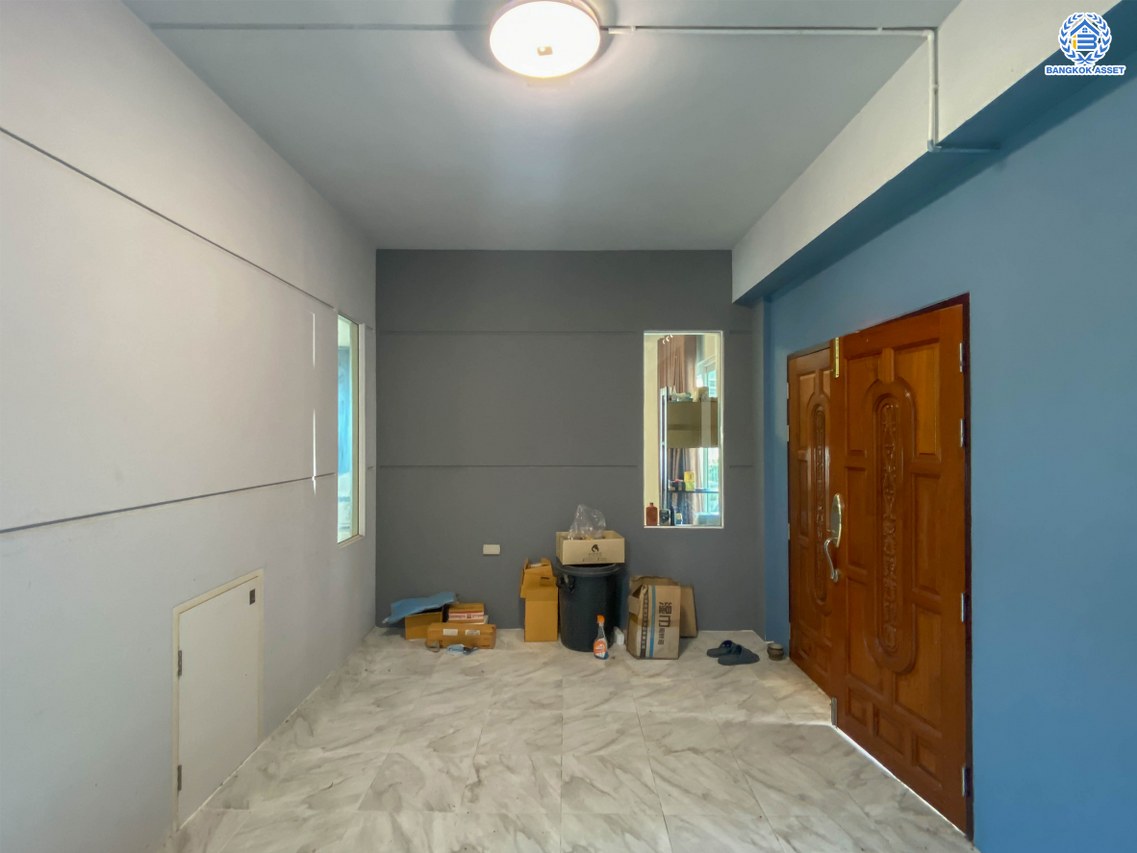 *****บ้านเดี่ยวมือสอง โครงการ ชัยพฤกษ์ ปิ่นเกล้า-กาญจนาฯ เนื้อที่ 50.40 ตร.ว. ฟังก์ชัน 3 ห้องนอน 3 ห้องน้ำ 2 ที่จอดรถ พร้อมอยู่ อยู่ต้นโครงการ ถนนโครงการกว้าง เดินทางสะดวก เชื่อมต่อถนนนครอินทร์ ถนนกาญจนาภิเษก ใกล้รถไฟฟ้าสายสีม่วง "สถานีตลาดบางใหญ่" และจุดขึ้นทางด่วน "ศรีรัช"