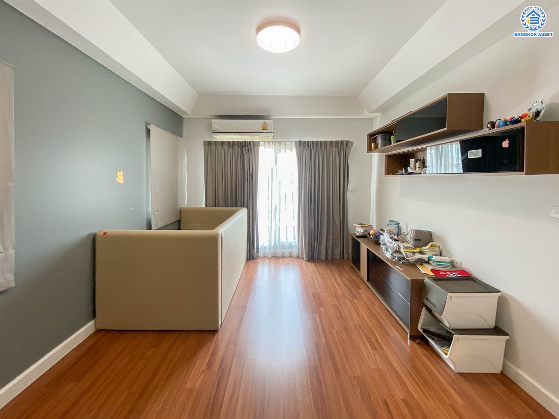 *****บ้านเดี่ยวมือสอง โครงการ ชัยพฤกษ์ ปิ่นเกล้า-กาญจนาฯ เนื้อที่ 50.40 ตร.ว. ฟังก์ชัน 3 ห้องนอน 3 ห้องน้ำ 2 ที่จอดรถ พร้อมอยู่ อยู่ต้นโครงการ ถนนโครงการกว้าง เดินทางสะดวก เชื่อมต่อถนนนครอินทร์ ถนนกาญจนาภิเษก ใกล้รถไฟฟ้าสายสีม่วง "สถานีตลาดบางใหญ่" และจุดขึ้นทางด่วน "ศรีรัช"