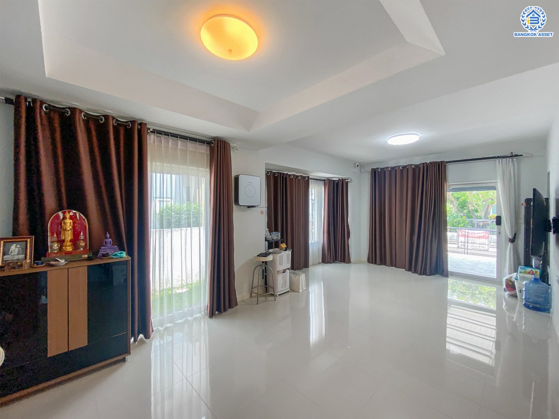 *****บ้านเดี่ยวมือสอง โครงการ ชัยพฤกษ์ ปิ่นเกล้า-กาญจนาฯ เนื้อที่ 50.40 ตร.ว. ฟังก์ชัน 3 ห้องนอน 3 ห้องน้ำ 2 ที่จอดรถ พร้อมอยู่ อยู่ต้นโครงการ ถนนโครงการกว้าง เดินทางสะดวก เชื่อมต่อถนนนครอินทร์ ถนนกาญจนาภิเษก ใกล้รถไฟฟ้าสายสีม่วง "สถานีตลาดบางใหญ่" และจุดขึ้นทางด่วน "ศรีรัช"