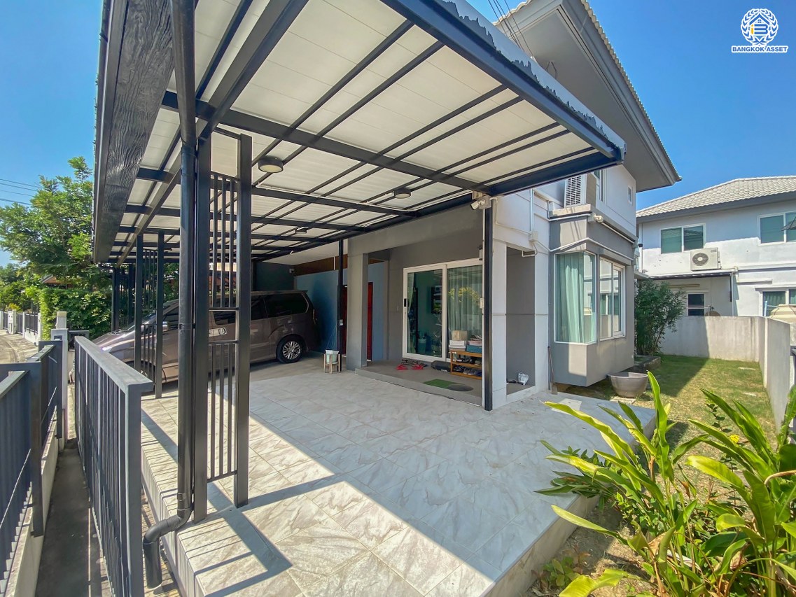 *****บ้านเดี่ยวมือสอง โครงการ ชัยพฤกษ์ ปิ่นเกล้า-กาญจนาฯ เนื้อที่ 50.40 ตร.ว. ฟังก์ชัน 3 ห้องนอน 3 ห้องน้ำ 2 ที่จอดรถ พร้อมอยู่ อยู่ต้นโครงการ ถนนโครงการกว้าง เดินทางสะดวก เชื่อมต่อถนนนครอินทร์ ถนนกาญจนาภิเษก ใกล้รถไฟฟ้าสายสีม่วง "สถานีตลาดบางใหญ่" และจุดขึ้นทางด่วน "ศรีรัช"