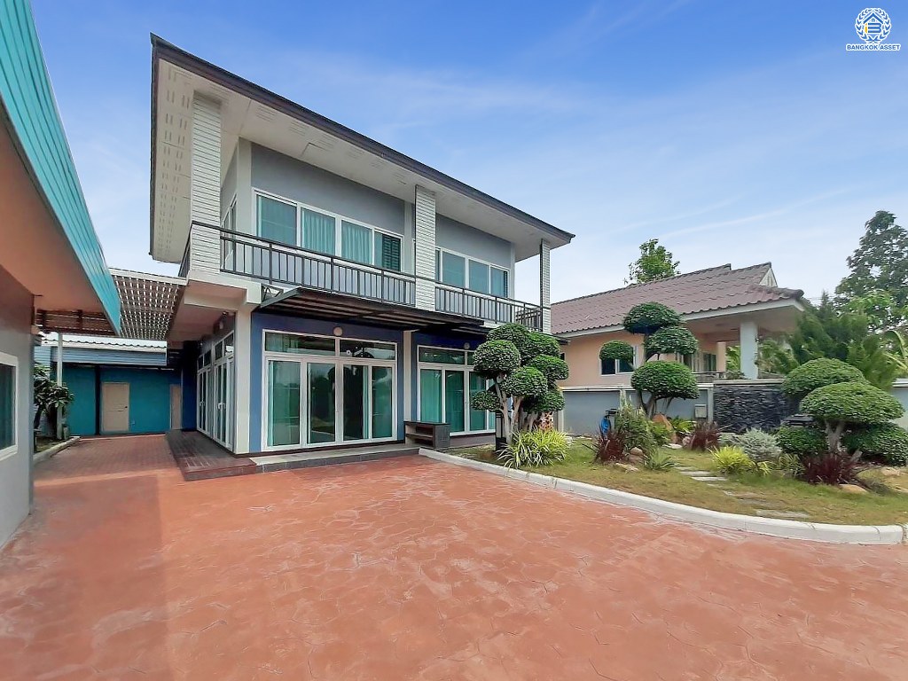 บ้านเดี่ยวมือสอง ซอยเทศบาล4 ลำลูกกาคลอง7 เนื้อที่ 179 ตร.ว. ฟังก์ชัน 4 ห้องนอน 4 ห้องน้ำ 5 ที่จอดรถ โครงการบนทำเลเดินทางสะดวก เชื่อมต่อถนนลำลูกกา ถนนคลอง7 ถนนรังสิต-นครนายก ใกล้รถไฟฟ้าสายสีเขียว "สถานีคูคต" และจุดขึ้นทางด่วน "ถนนกาญจนาภิเษก(วงแหวนตะวันออก)"